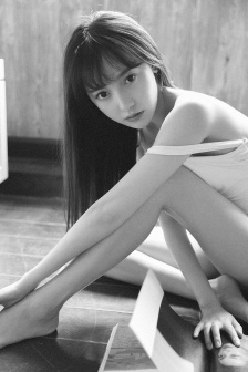 翁公与小莹